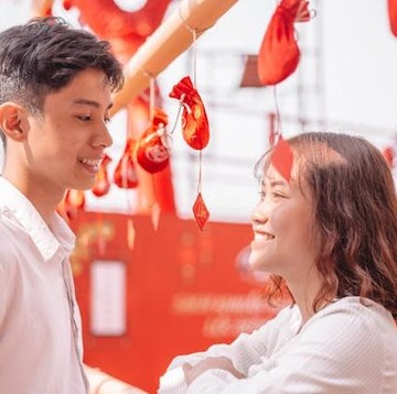 5 Zodiak Berjiwa Romantis yang Bikin Pasangan Merasa Bahagia