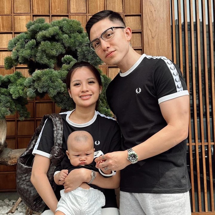 <p>Anggi Marito menikah dengan sang suami yang bernama Kenji Ganessha pada 18 November 2023. Keduanya dikaruniai anak pertama berjenis kelamin perempuan yang lahir pada 7 Juli 2024. (Foto: Instagram@anggimarito)</p>