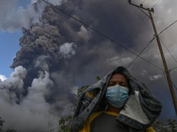 Fenomena Tak Biasa Erupsi Gunung Lewotobi hingga Kehidupan Pascaerupsi