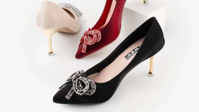 BeauPicks: Tampil Feminin dengan Heels, Ini 5 Rekomendasi Heels Unik untuk Kamu!