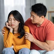 Menurut Psikologi, Ini Alasan Seseorang Tetap Bertahan dalam 'Unhappy Relationship'