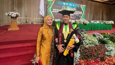 7 Potret Juliana Moechtar Hadiri Acara Wisuda S2 Suami Perwira TNI