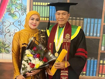 Suami Perwira TNI Wisuda S2, Juliana Moechtar Bangga