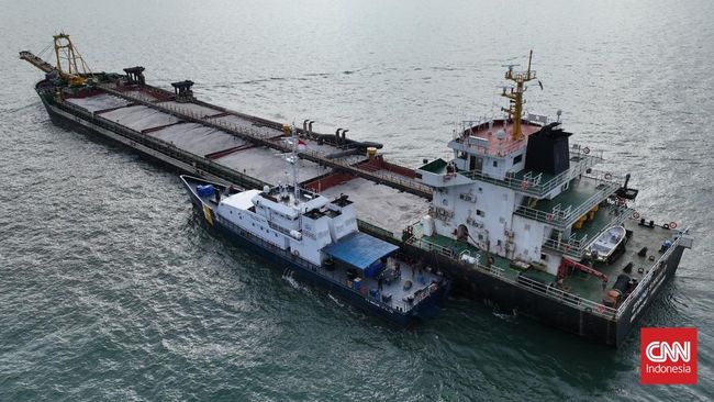 KKP Perintahkan 2 Kapal Pasir Isap Kembali ke Malaysia