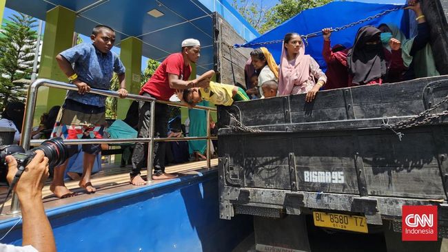 Ditolak Aceh Selatan dan Banda Aceh, Imigran Rohingya Terkatung-katung