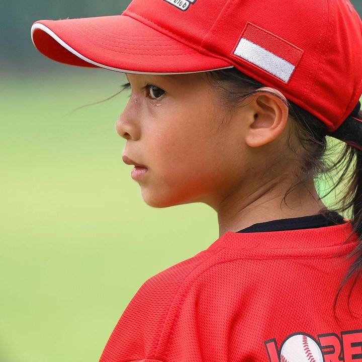 <p>Anak Chelsea Olivia dan Glenn Alinskie, Nastusha Olivia Alinskie, dikenal memiliki banyak bakat dan hobi, Bunda. Baru-baru ini, Nastusha pun menunjukkan kemampuan di bidang olahraga baseball. (Foto: Instagram: @chelseaoliviaa)</p>