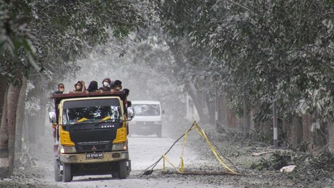 Banjir Lahar Gunung Lewotobi Laki-laki Hantam Dua Desa di NTT