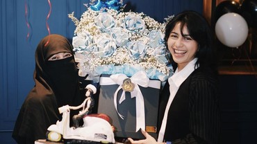 img-title Abidzar Al Ghifari Somasi Penghina Ibunda, Sintya Marisca Bongkar Sifat Umi Pipik: Dia...