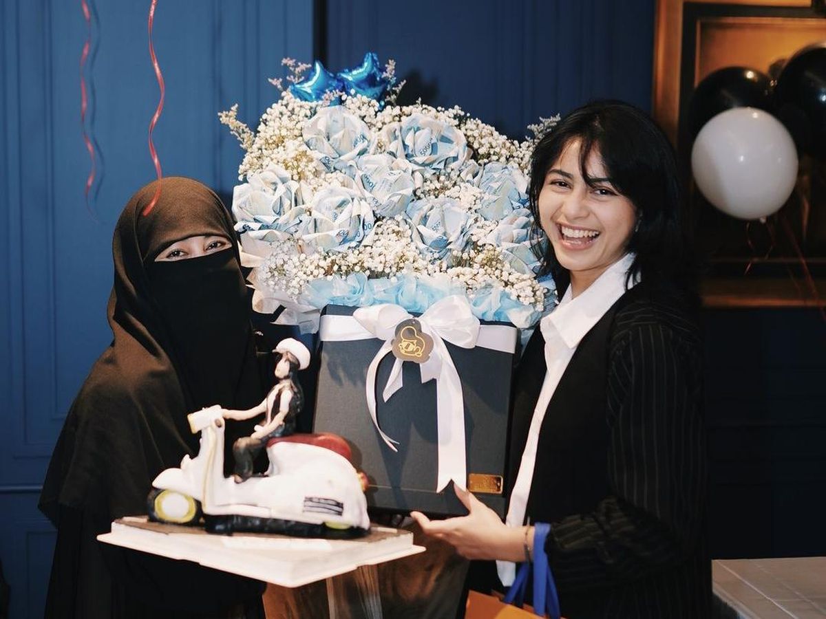 Ogli bilan rus jinsiy aloqa ona Kutilmaganda yalangoch yulduzlar