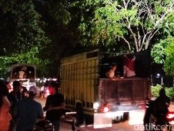 Rohingya di Depan Kemenkumham Aceh Diusir Warga!