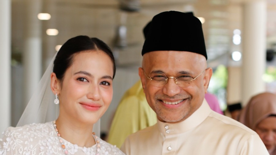 Pevita dan mertuanya