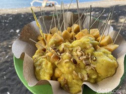 Kuliner Unik di Tianyar Bali, Sate Beras Cuma Rp 2 Ribuan