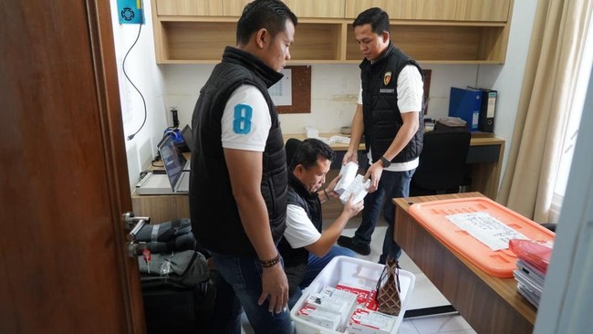 Penjualan rekening bank untuk menampung transaksi keuangan bandar judi online (judol) ke Kamboja telah beroperasi dua tahun.
