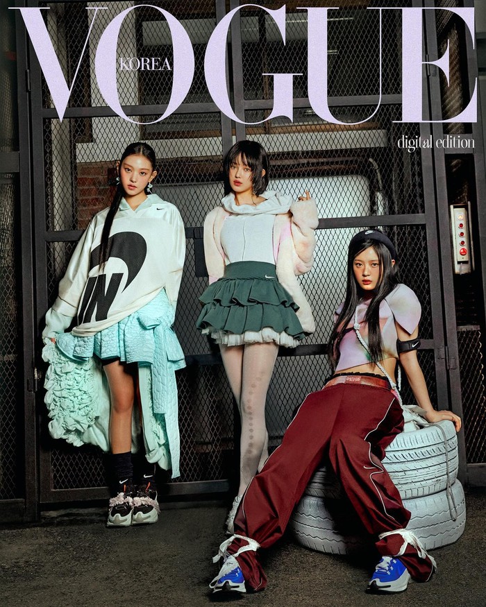 Tak hanya mengambil pomotretan individu dan grup, NewJeans juga membagi diri untuk pemotretan secara unit. Di unit pertama ada unnie line yang terdiri dari Minji, Hanni, dan Haerin dengan gaya girly dan sporty./ Foto: instagram.com/voguekorea