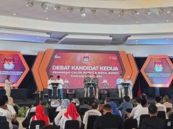 Warna-warni Debat Pilbup Cianjur: Streaming Disusupi Promo Judol