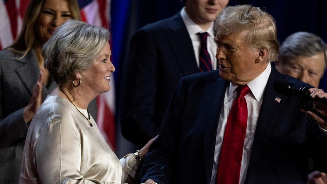 Trump tunjuk ketua tim kampanye Susie Wiles jadi kepala staf Gedung Putih.