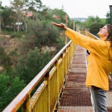 5 Trik Liburan Akhir Tahun saat Musim Hujan agar Tetap Aman dan Nyaman