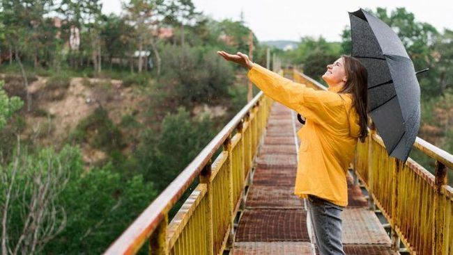 Inilah 5 tips liburan akhir tahun saat musim hujan: tetap seru dan anti-zonk!