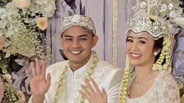 img-title Jadi Ibu Bhayangkari, Febby Rastanty Temani Suami Polisi Beri Sambutan Perpisahan
