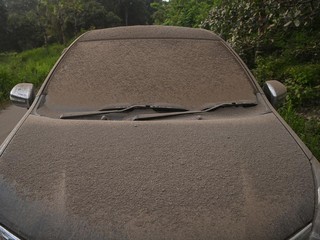 Mobil Kena Abu Vulkanik saat Parkir? Ini Solusi Cepatnya
