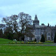 Tak Suka Keramaian? Ini 5 Rekomendasi Destinasi Wisata yang Tenang untuk Liburan Akhir Tahun