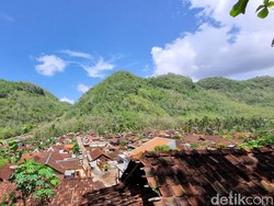 Desa yang Cuma 7 Jam Disinari Matahari Itu Bisa Dikunjungi di 2025