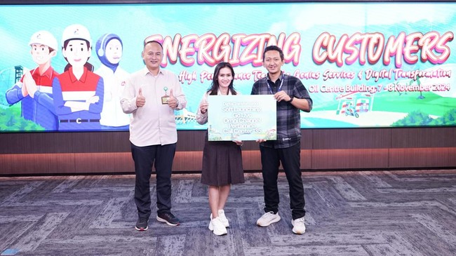 Pertamina melakukan uji coba sistem omni channel PCC 135 yang terintegrasi dengan seluruh kanal saluran komunikasi, antara lain kanal telepon 135 dan medsos.