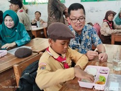 Makan Bergizi Gratis Mulai 6 Januari, Serentak Seluruh Indonesia