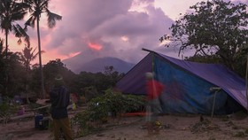PMI Kirim Bantuan ke Warga Terdampak Erupsi Gunung Lewotobi