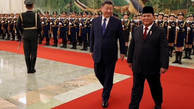 Guru Besar hukum internasional UI Hikmahanto Juwana mengkritik pernyataan bersama RI-China usai kunjungan Presiden Prabowo Subianto ke Beijing akhir pekan lalu.
