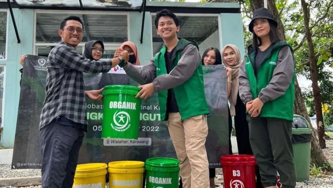 Locah Hero Pertamina mewujudkan nilai-nilai kepahlawanan dengan upaya tak kenal lelah dalam menjaga lingkungan sekaligus berkontribusi pada perekonomian.