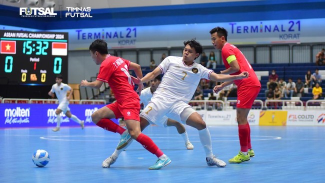 Timnas Futsal Indonesia meraih gelar juara Piala AFF Futsal 2024 usai menang 2-0 atas Vietnam di Terminal 21 Hall, Nakhon Ratchasima, Minggu (10/11) malam WIB.