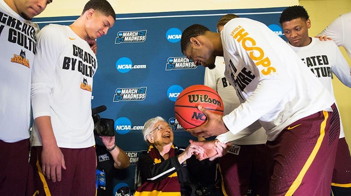 5 Rahasia Panjang Umur Perempuan Berusia 105 Tahun, Masih Aktif Bekerja hingga 'Melatih' Basket!