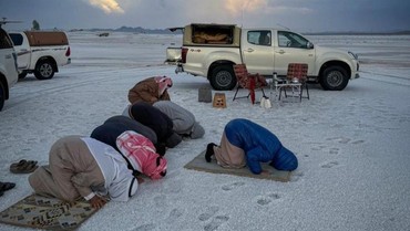 Salju Tutupi Gurun Pasir di Arab Saudi, Tanda Kiamat Makin Jelas?