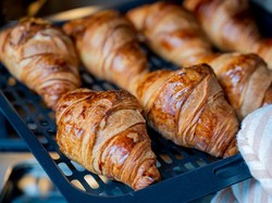 Warga Prancis Diminta Kurangi Makan Croissant, Ternyata Ini Alasannya!