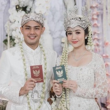 Detail Kebaya dan Gaun Pengantin Febby Rastanty, Elegan Pakai Adat Sunda dan Palembang