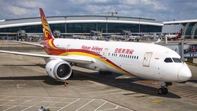 Insiden Horor, Mesin Pesawat Hainan Airlines Terbakar Saat di Udara