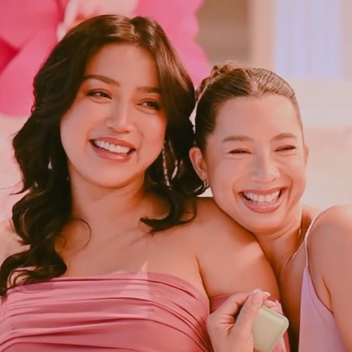<p>Selain itu, tampak hadir juga Bunda empat anak Jennifer Bachdim. Istri dari pemain sepak bola Irfan Bachdim ini diketahui memang menjalin hubungan baik dengan Jedar. Dalam acara <em>baby shower,</em> Jennifer Bachdim terlihat ikut meramaikan acara. (Foto: Instagram @inijedar)</p>