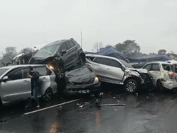 Avanza-Rush Saling Tumpukan, Begini Horornya KM 92 Tol Cipularang