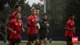 FOTO: Guyuran Hujan di Latihan Perdana Timnas Jepang