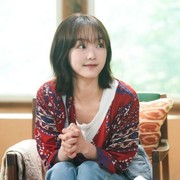 Grunge Style Hingga Feminin, Ini 5 Inspirasi OOTD ala Lee Yoo Mi yang Membintangi Mr. Plankton