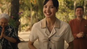 First Look The White Lotus 3 Tampilkan Lisa BLACKPINK Jadi Staf Hotel