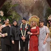 Gaya Para Artis di Pernikahan Febby Rastanty yang Bikin Terpukau!