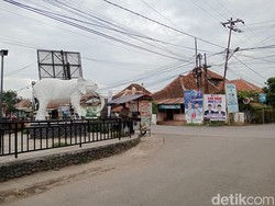 Makna Patung Gajah dan Jejak Kekuasaan Prabu SIliwangi di Palimanan