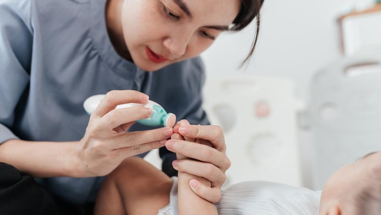 Penyebab kuku bayi cepat panjang