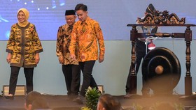 Tiba di Arena Natal Nasional, Gibran Swafoto Bareng Jemaat