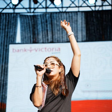 Shinta Syamsul Arief Enjoy Jadi MC Event Lari