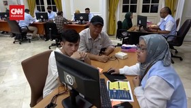VIDEO:Warga Datangi Istana Wapres Pasca Gibran Buka 'Lapor Mas Wapres'