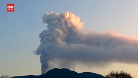 VIDEO: Gunung Lewotobi Terus Erupsi, Warga Diminta Segera Mengungsi
