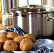 7 Fakta dari Mitos tentang Kentang yang Wajib Kamu Ketahui, Benarkah Tidak Boleh Disimpan di Kulkas?